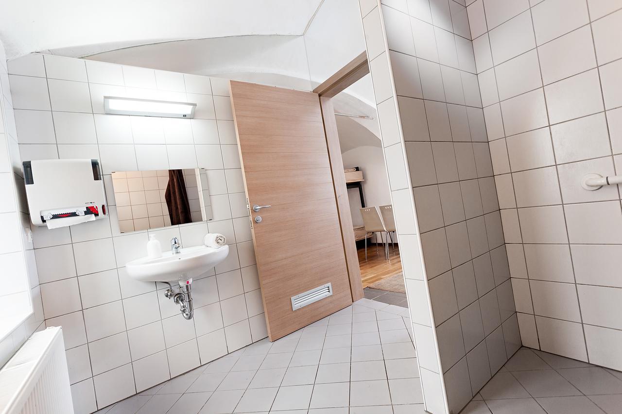 Hostel Situla Novo Mesto Extérieur photo